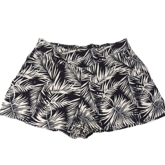 3/$20 H&M Palm Print Shorts Pull On A Line Flowy Elastic Waist Tropical Beach - Picture 1 of 10